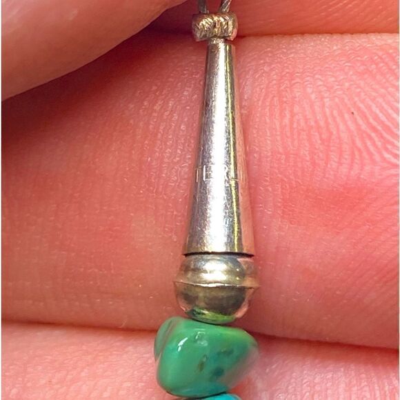 Ladies 18” multiple rough cut turquoise stones necklace with 925 silver clasp - Picture 7 of 8